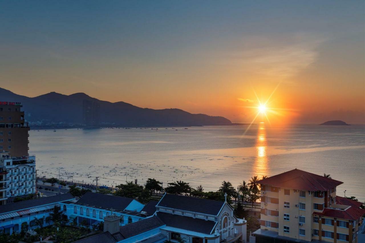 Aston Nha Trang City Hotel Buitenkant foto